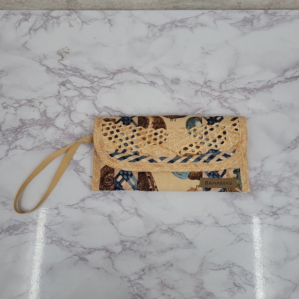Bahamas Raffia or Jute Rattan Seashell Pattern Wristlet Wicker - Picture 2 of 10